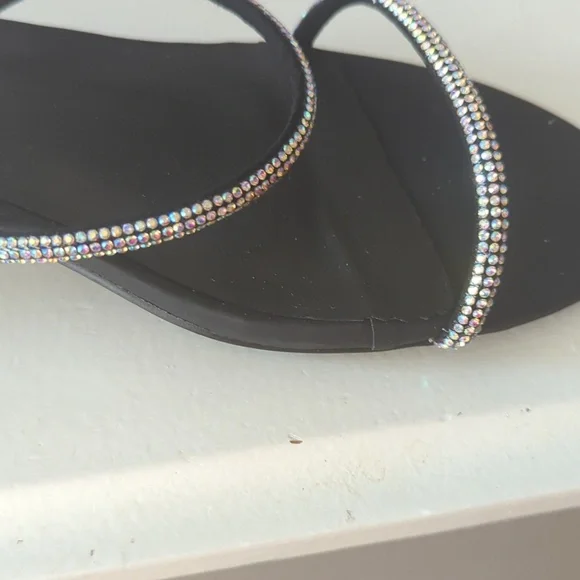 Shoe - Picture 3 of 12